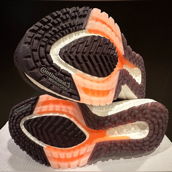 ULTRABOOST 22 GORE-TEX RUNNING SHOES - Picture 4 of 8